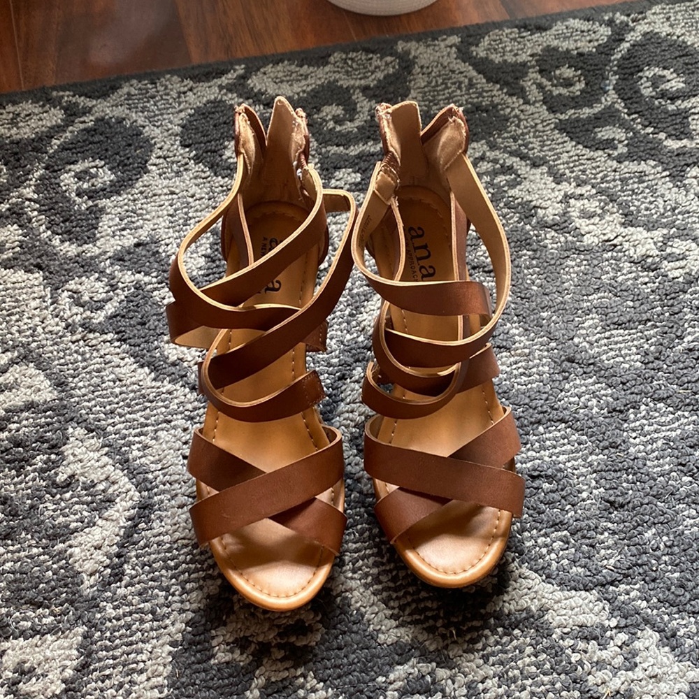 Wedge heels